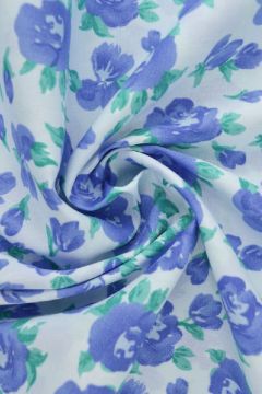 Katoen - Blue Roses on Light Blue