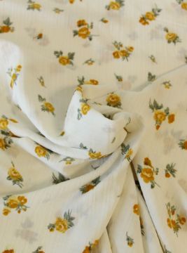 Fashion Reliëf - Ocher Roses on Offwhite