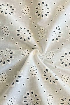 Broderie Katoen - Wall of Pretty Flowers - Off White