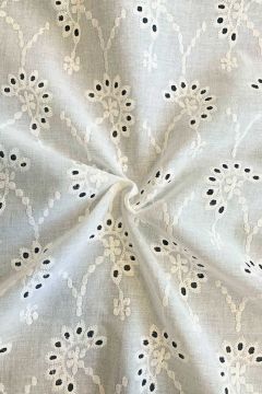 Broderie Katoen - Granny's Flowers - Off White