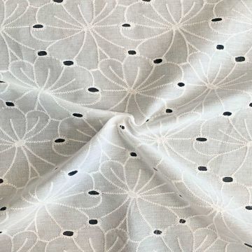 Broderie Katoen - Big Flowers - Off White