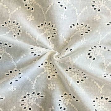 Broderie Katoen - Granny's Flowers - Off White