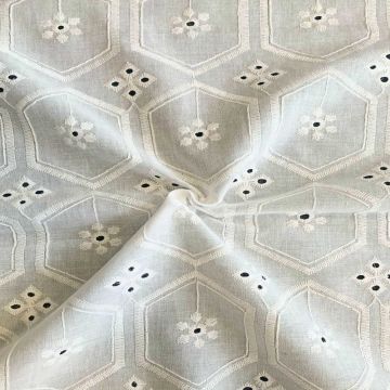 Broderie Katoen - Flowers in Diamond - Off White