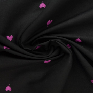 Embroidery Stof - Purple Hearts on Black